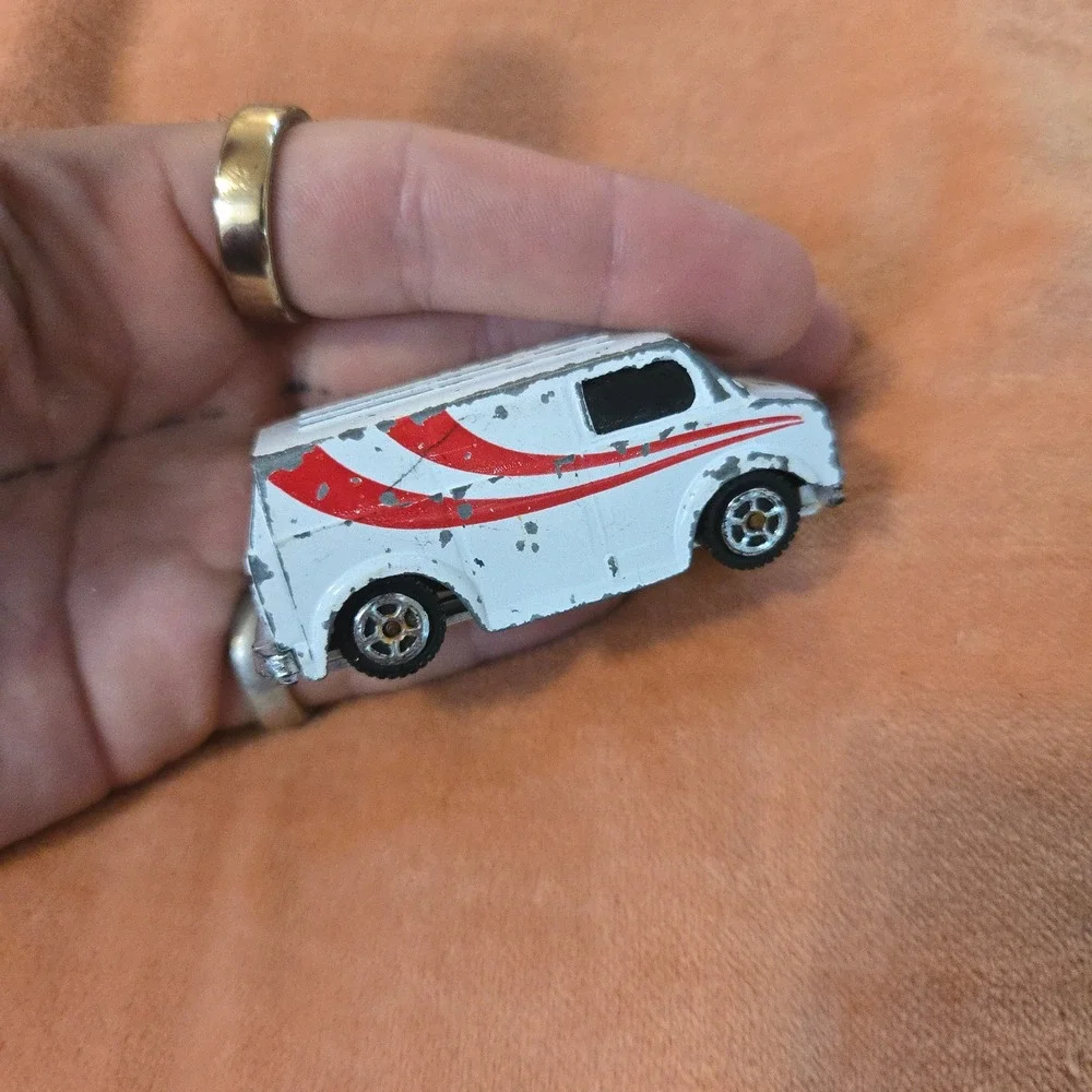 VTG Slammed Diecast Toy Van Lowered White Red Graphics Metal Base 8637 Retro